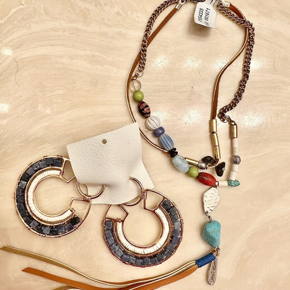 Free people metal Jews and leather necklace set Nwt comes with a free gift